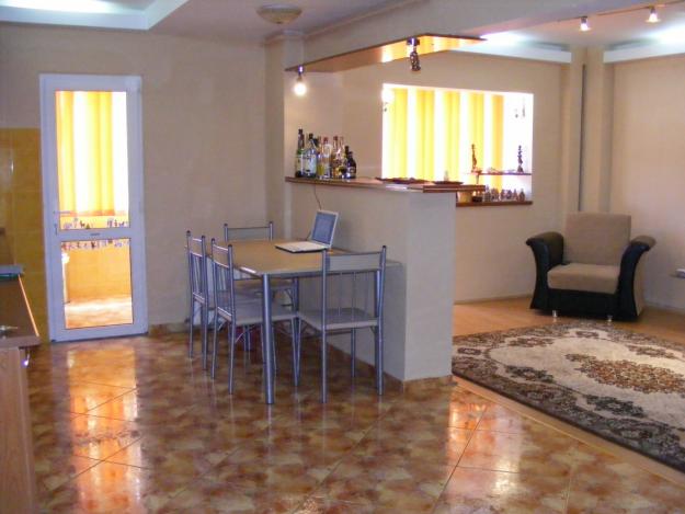 Racadau - Scoala 25, Gradinita Martinica, apartament decomandat cu 4 camere - Pret | Preturi Racadau - Scoala 25, Gradinita Martinica, apartament decomandat cu 4 camere