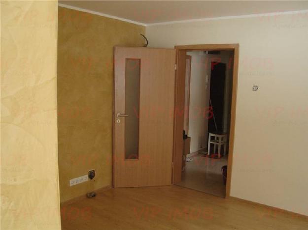 Apartament 3 camere zona judetean - Pret | Preturi Apartament 3 camere zona judetean