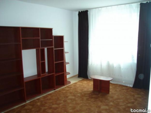 Inchiriez apartament 3 camere - Pret | Preturi Inchiriez apartament 3 camere