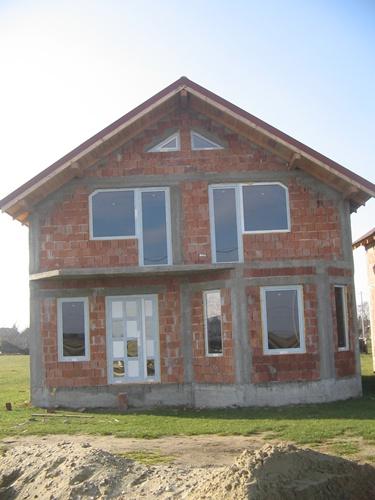 VAND casa in rosu - Pret | Preturi VAND casa in rosu