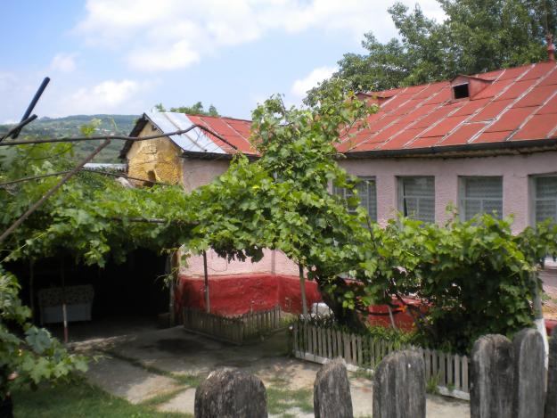 VAND CASA LA MEREI- BUZAU - Pret | Preturi VAND CASA LA MEREI- BUZAU