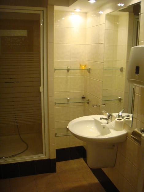 Inchiriez apartament - Pret | Preturi Inchiriez apartament