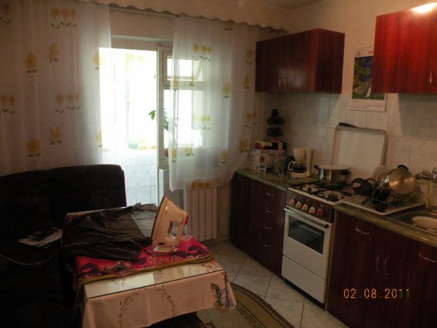 apartament 3 camere - bradet - Pret | Preturi apartament 3 camere - bradet