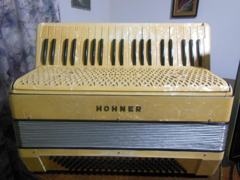 Acordeon Hohner 120 - Pret | Preturi Acordeon Hohner 120