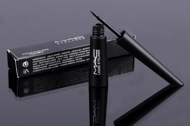 Eyeliner lichid, tus pentru ochi, MAC - Pret | Preturi Eyeliner lichid, tus pentru ochi, MAC