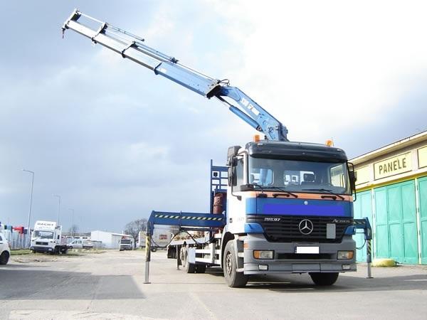 Inchiriere camion platforma cu macara 12 tone - Pret | Preturi Inchiriere camion platforma cu macara 12 tone