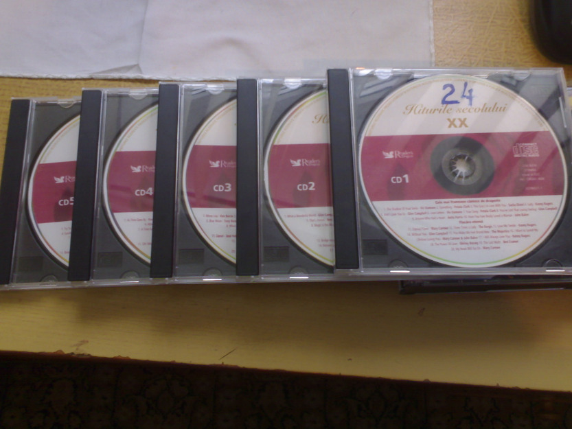 Vand Un album cu 5 CD-uri intitulat Hiturile Secolului XX - Pret | Preturi Vand Un album cu 5 CD-uri intitulat Hiturile Secolului XX
