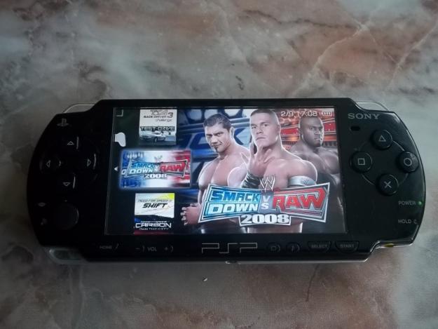 vand psp playstation portabil 3004,nou,modat ,card cu 40 jocuri ,husa,cablu date,cutie - Pret | Preturi vand psp playstation portabil 3004,nou,modat ,card cu 40 jocuri ,husa,cablu date,cutie