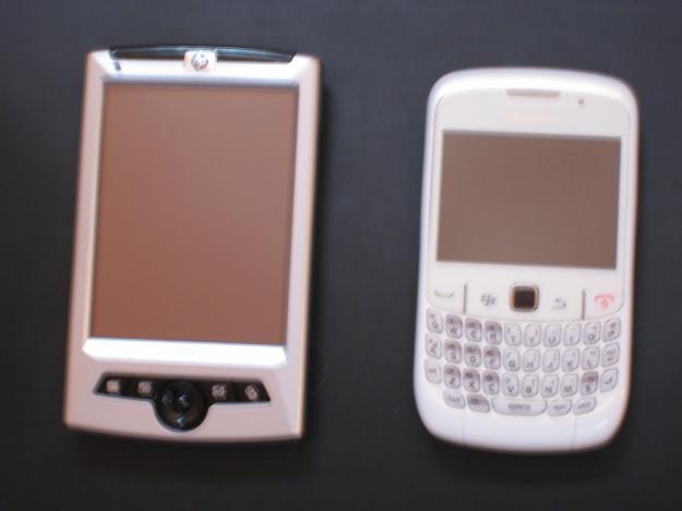 Vand Ipaq HP( card 512) / Blackberry Curve(white)( decodate) - Pret | Preturi Vand Ipaq HP( card 512) / Blackberry Curve(white)( decodate)