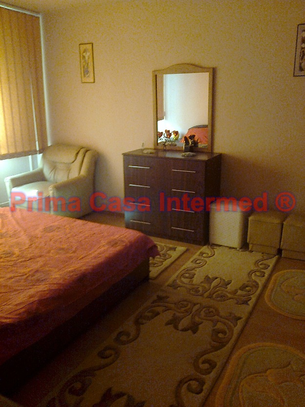 Apartament 4 camere, decomandat, 70mp, Inel 2 - Pret | Preturi Apartament 4 camere, decomandat, 70mp, Inel 2