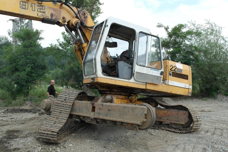 Dezmembrare excavator Liebherr 912 Litronic - Pret | Preturi Dezmembrare excavator Liebherr 912 Litronic