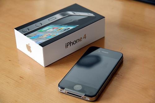 De Vânzare Apple iPhone 4G 32 GB Mobile Phone - Pret | Preturi De Vânzare Apple iPhone 4G 32 GB Mobile Phone