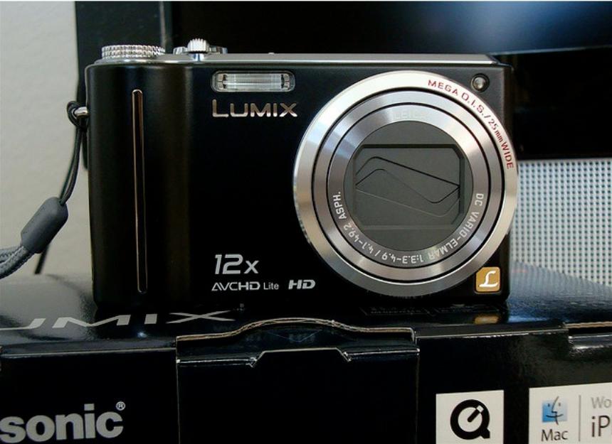 Vand aparat foto compact Panasonic Lumix DMC-TZ7 - Pret | Preturi Vand aparat foto compact Panasonic Lumix DMC-TZ7