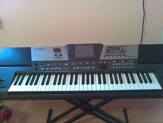 Vand sau schimb roland VA7 cu korg pa 500 - Pret | Preturi Vand sau schimb roland VA7 cu korg pa 500